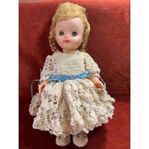 VINTAGE KAYSAM (?) 10" DOLL BLOND BLUE EYES 1950's CROCHET DRESS BRAIDS 4092 55